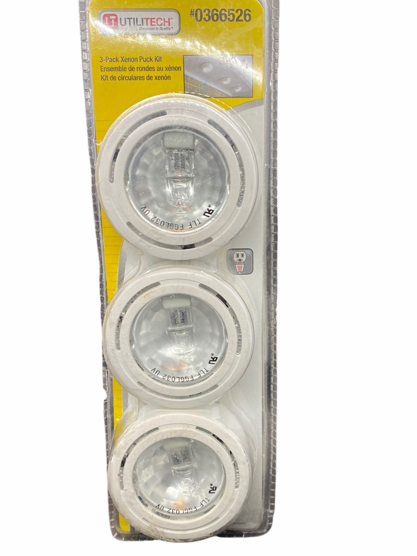 Utilitech 3-Pack Xenon Puck Light Kit #0366526 120 Volt/20 Watt Max