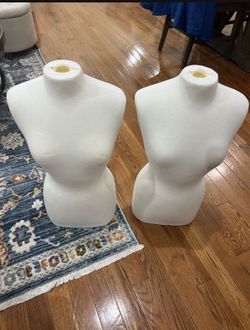 2 items Mannequin