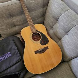 Yamaha Red Label FG 180 With Pickup And Soft Case