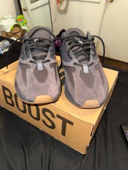 Yeezy boost 700