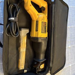 DeWalt 304 P variable speed corded reciprocating saw