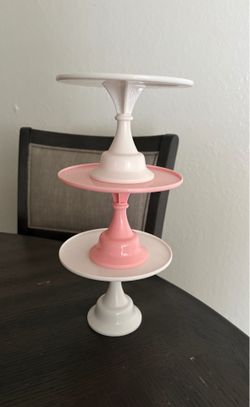 Plastic pedestal displays