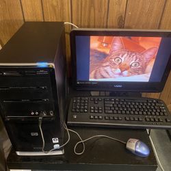 Computer, monitor, and keyboard - 20$