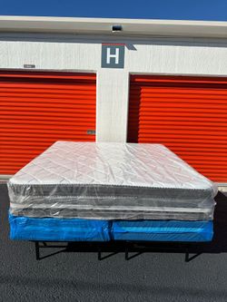 King Mattress Set Wit Metal Base