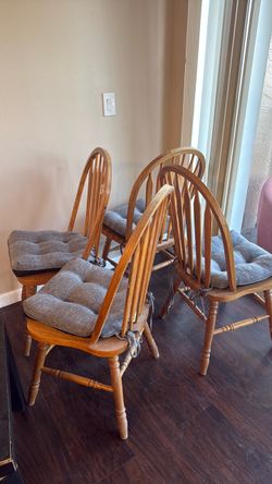 Set of 4 chairs