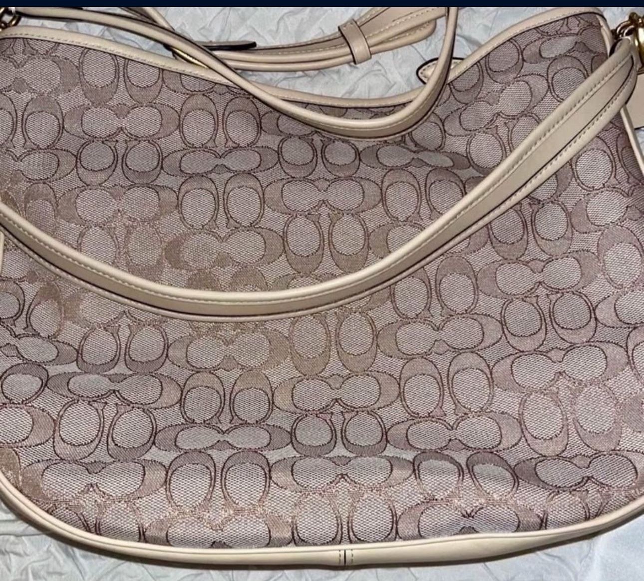 COACH HANDBAG / PURSE