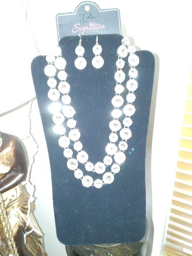Zi Collection