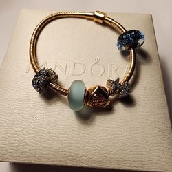 Retail $350+ Pandora Rose Gold Bracelet With 5 Charms And  Clip Sz 7.5 (7inches)