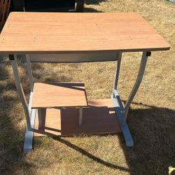 Computer table