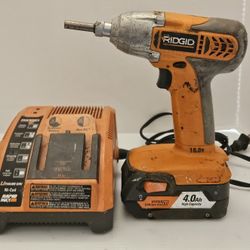 RIDGID R842301 18V cordless 1/4 inch impact driver, Battery and Charger.