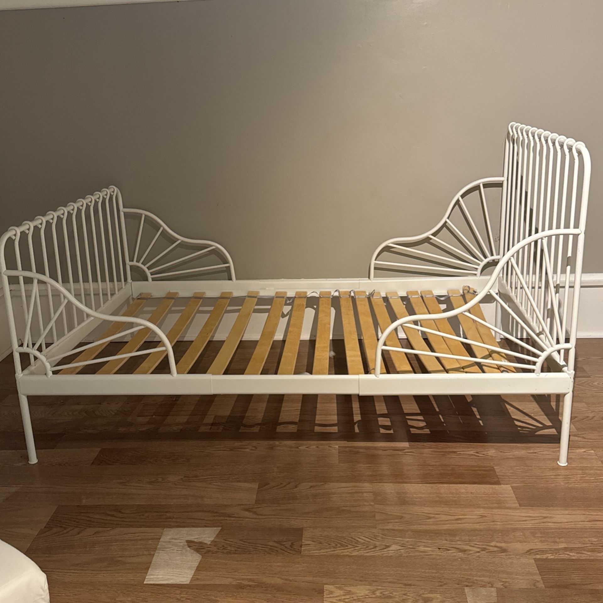 IKEA MINNEN BED