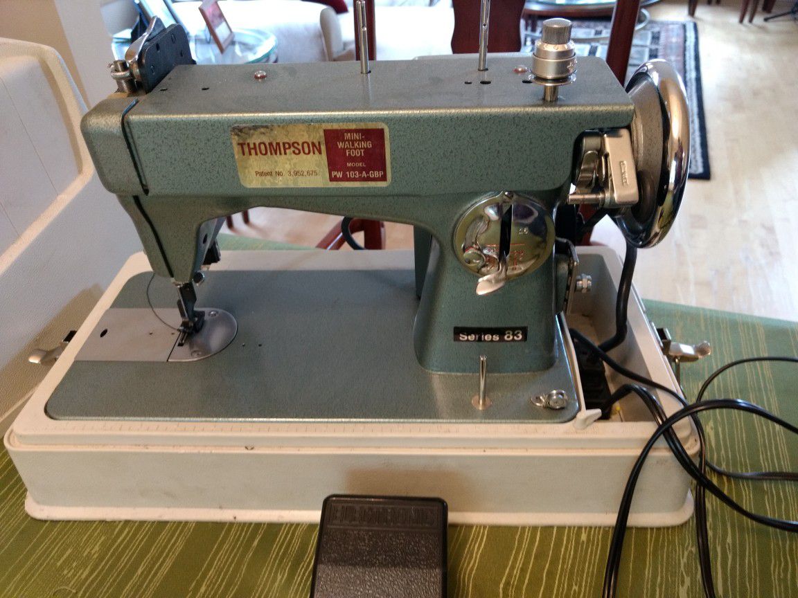 Boat upholstery and canvas sewing machine