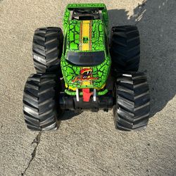 Remote Control Snake Bite Car
