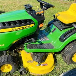 John Deere E100 $800