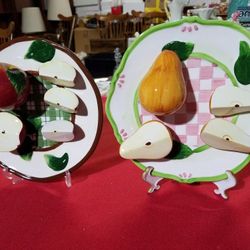 Set of two Decorative Collectors Fruit Plates 1 with Apples the other with pears 3D collectors plates A66V741