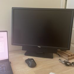 Dell Monitor Desktop 24”