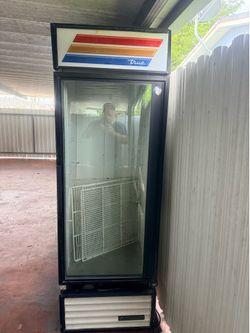 Commercial refrigerator
