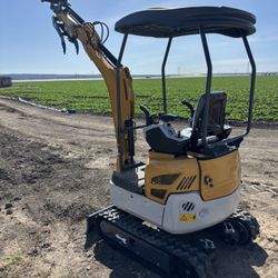New 43 Inch Wide Excavator Yammar Diesel  Swing Boom Pilot Control Thumb Backfill Blade Auger and Breaker available
