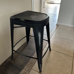 Black Metal Bar Stool