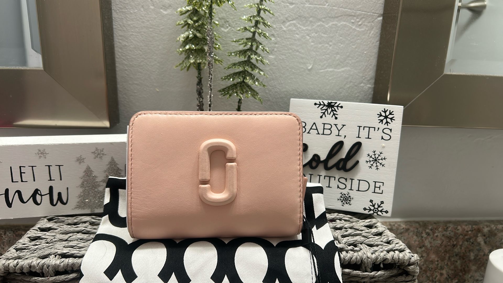 New Marc Jacobs Wallet For Sale..