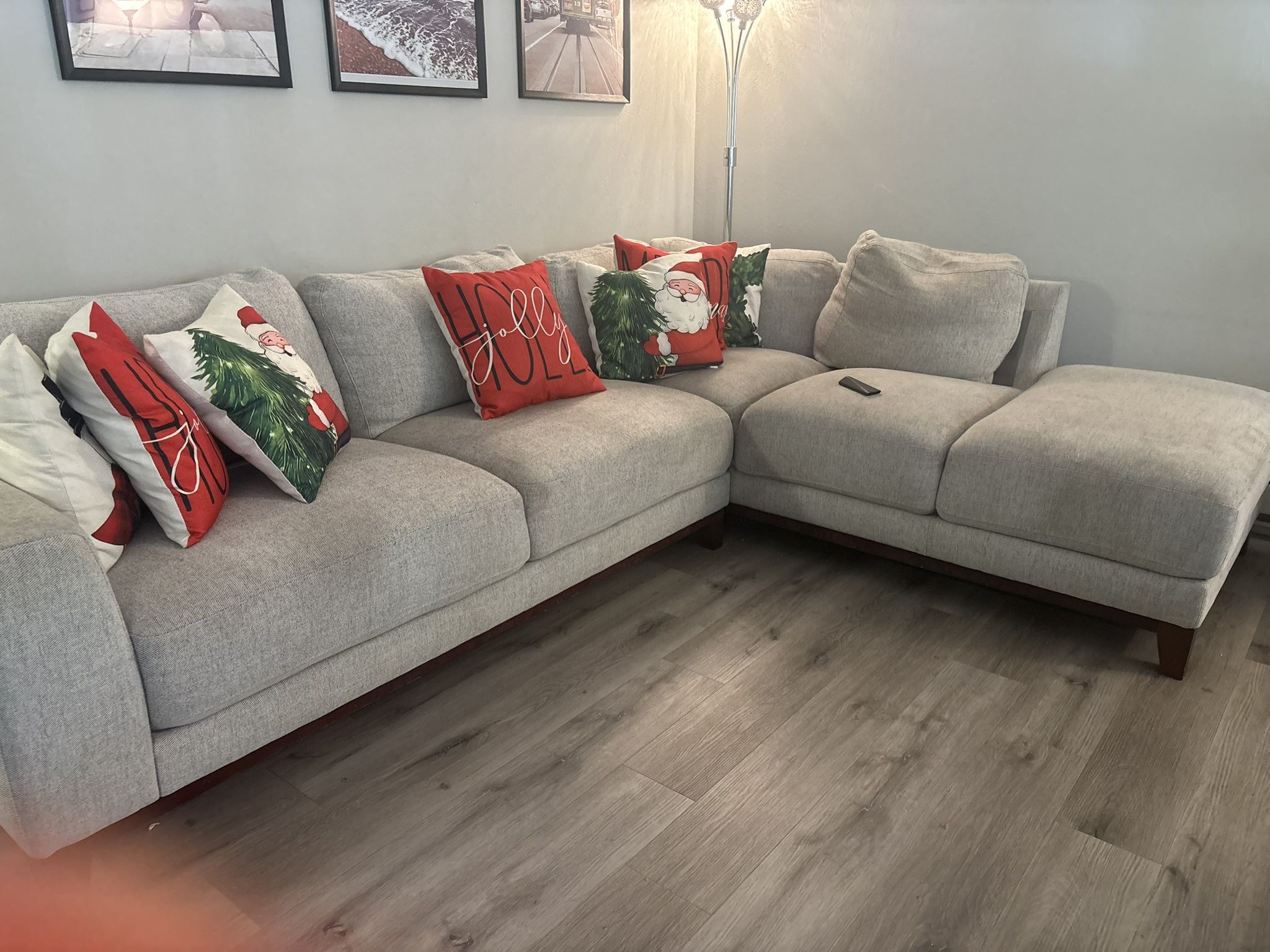 Detachable sectional Couch