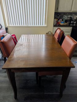 Solid Wood Extendable Dining table with Chairs