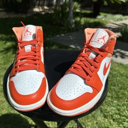 Woman’s Air Jordan 1 Mid