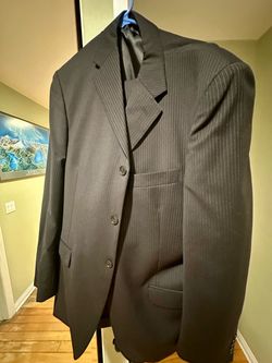 CLAIBORNE MEN SUIT LIKE NEW, ESED FOR 2 HRS. 2 PIECE SUITE “ LARGE”