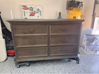 Living Spaces 6 Drawer Dresser