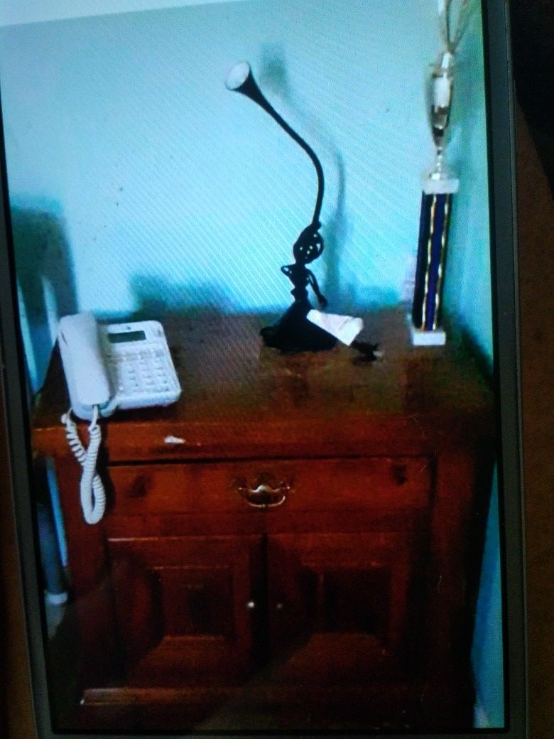 NIGHTSTAND