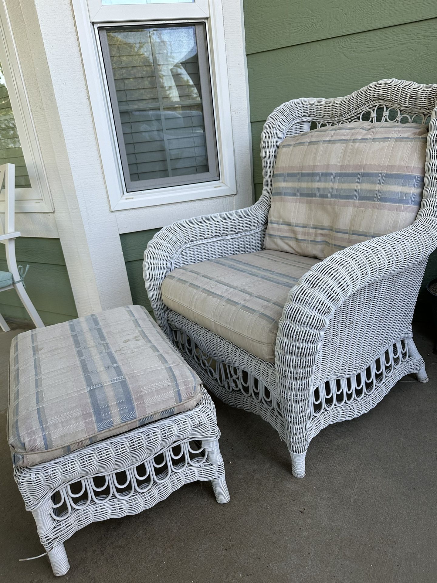 Vintage Ethan Allen Wicker Chair And Ottoman