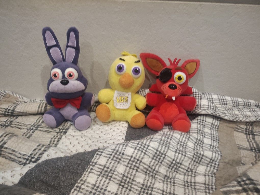 FNAF 1 Plushies