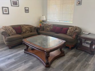 Couch set
