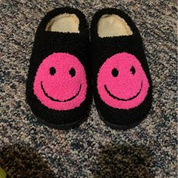 slippers/slides