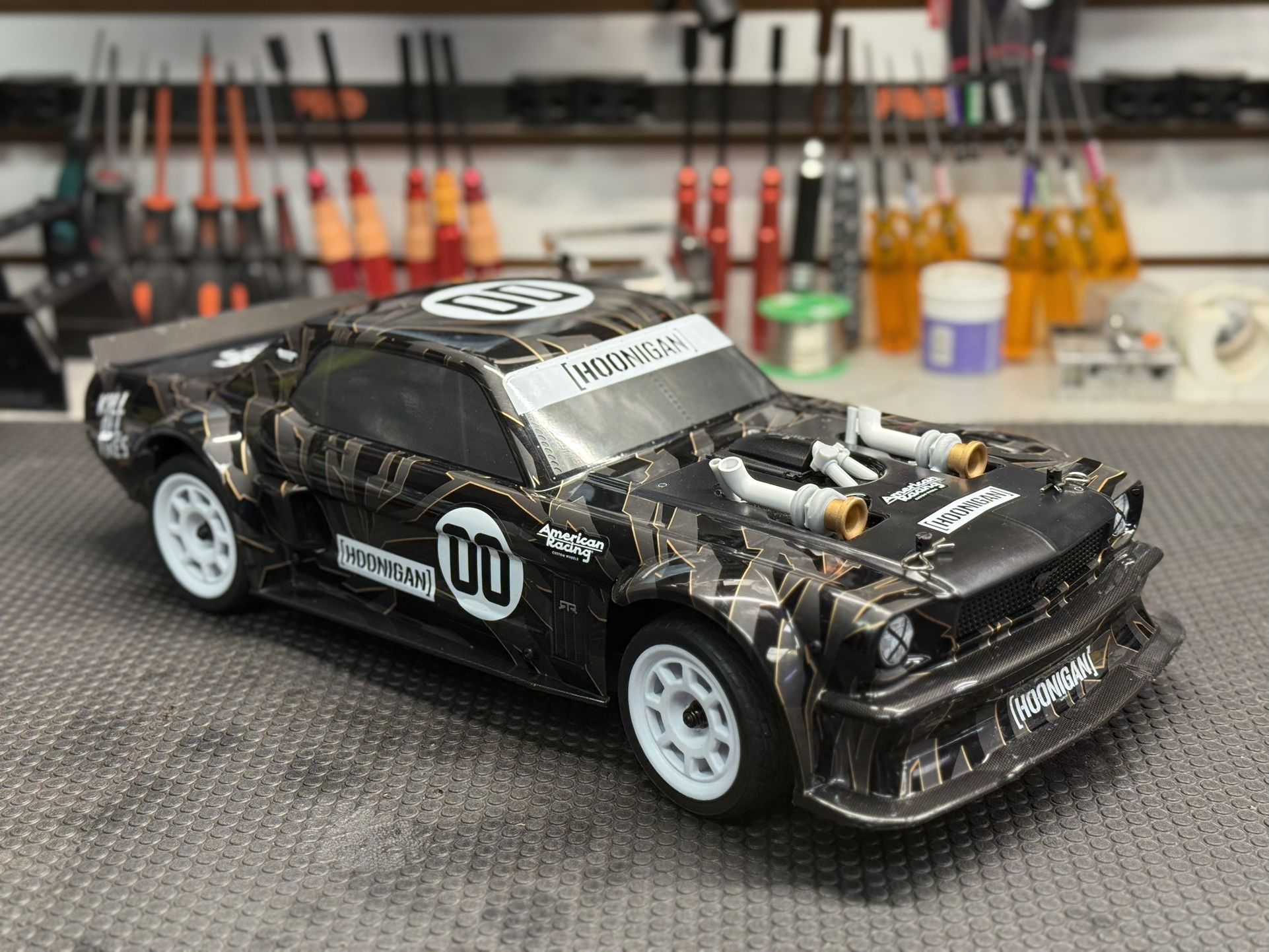 Team Associated 4wd Hoonicorn Apex2 R/C Street Racer