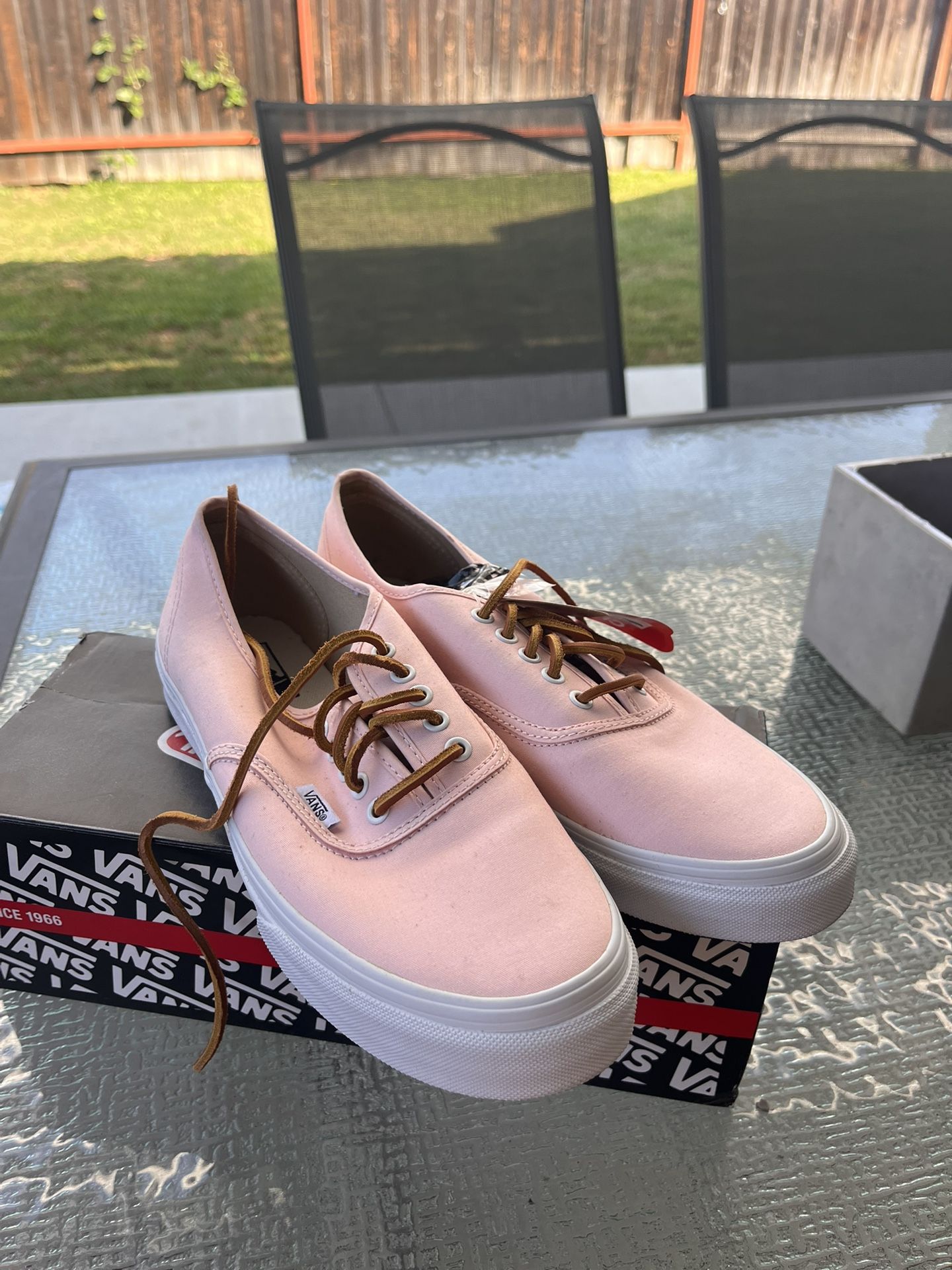 Brand New Woman’s Authentic Slim Vans In Soft Pink