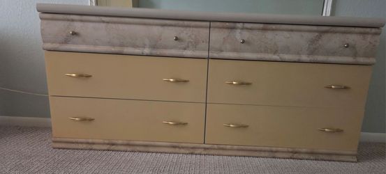 4 pcs Tan Faux Marble Bedroom Set