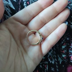 18 Kt Gold Ring With Sapphire Stone 