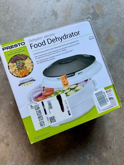 New Presto Dehydro Food Dehydrator – Unopened