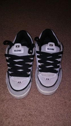 Globe skate shoe