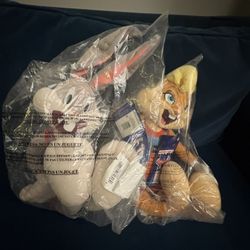Bugs Bunny And Lola Bunny Plushies