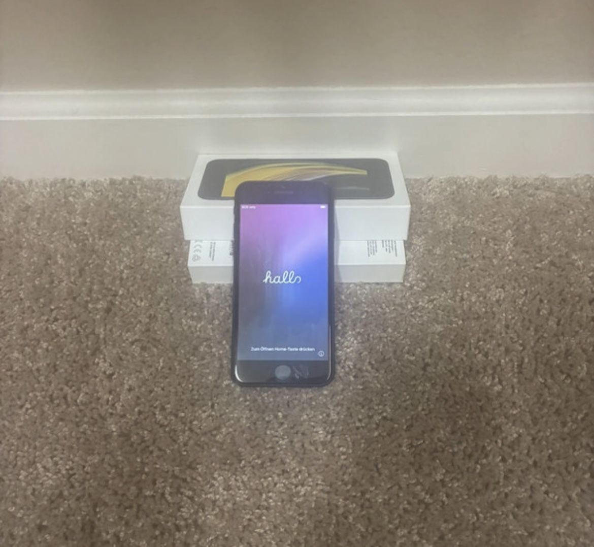 iPhone SE Working And Unlocked!