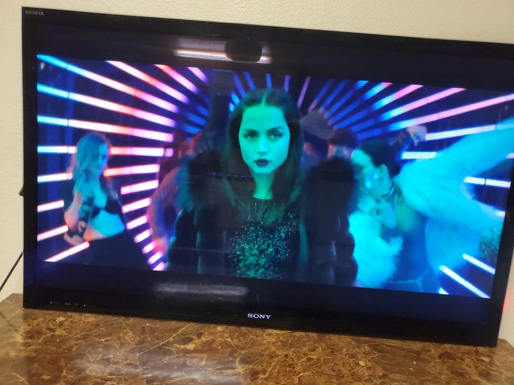 SONY BRAVIA - 46 INCH - 3D - 1440P (2k) - LED- TV With Built in WiFi+ Amazon Fire Stick & Fire Remote