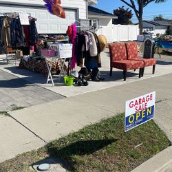 Brentwood community Garage Sale 
