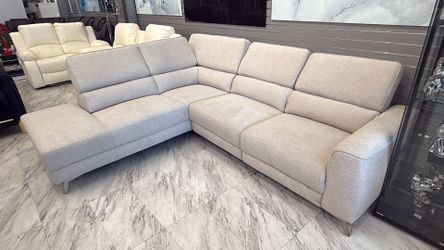 Offer Sessional / Recliner Beige / New
