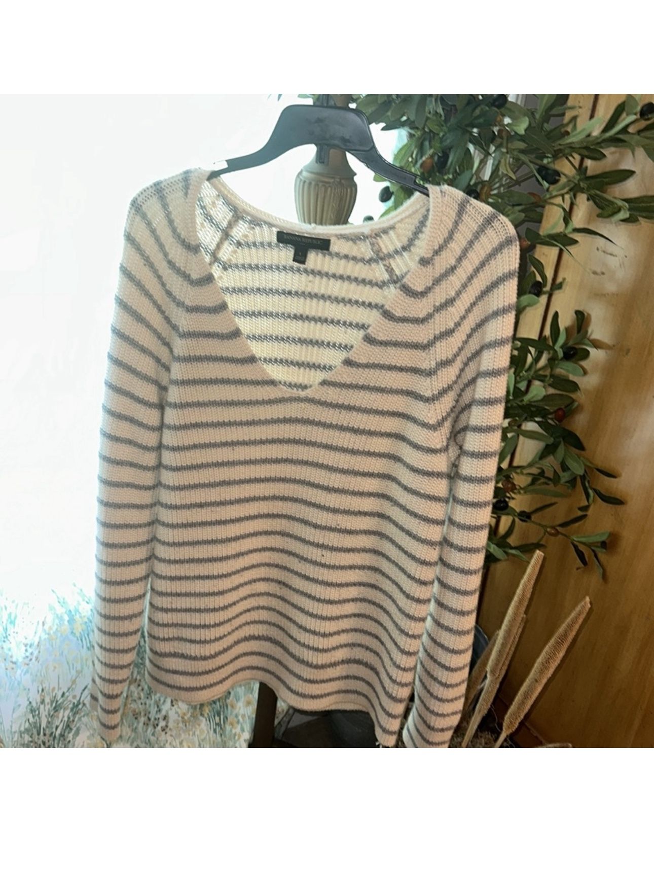 Banana Republic Ivory and Blue Knit Sweater 