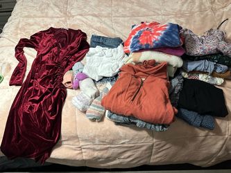 Women’s size small lot