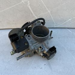 96 97 98 99 00 Toyota RAV4 Throttle Body OEM 