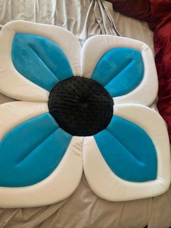 Blooming baby bath lotus new