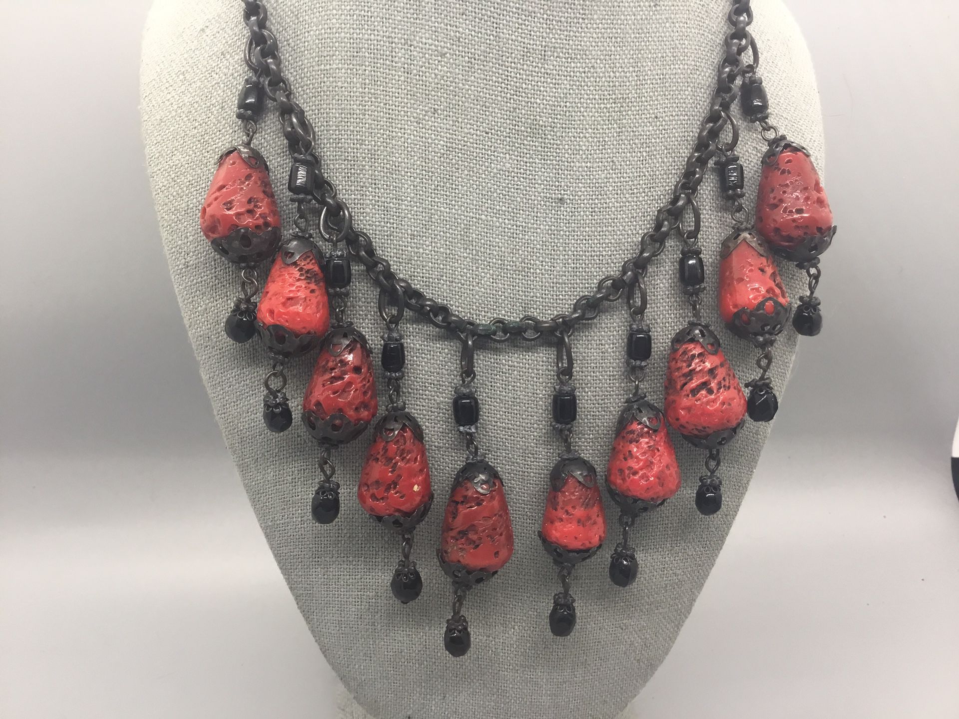 Vintage Red black lava beads Gunmetal chain Bib NECKLACE STEAMPUNK HALLOWEEN GOTH Costume Jewelry 